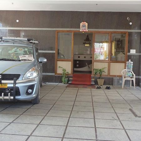 Kvr Deluxe Residency Villa Tirupati Exteriör bild