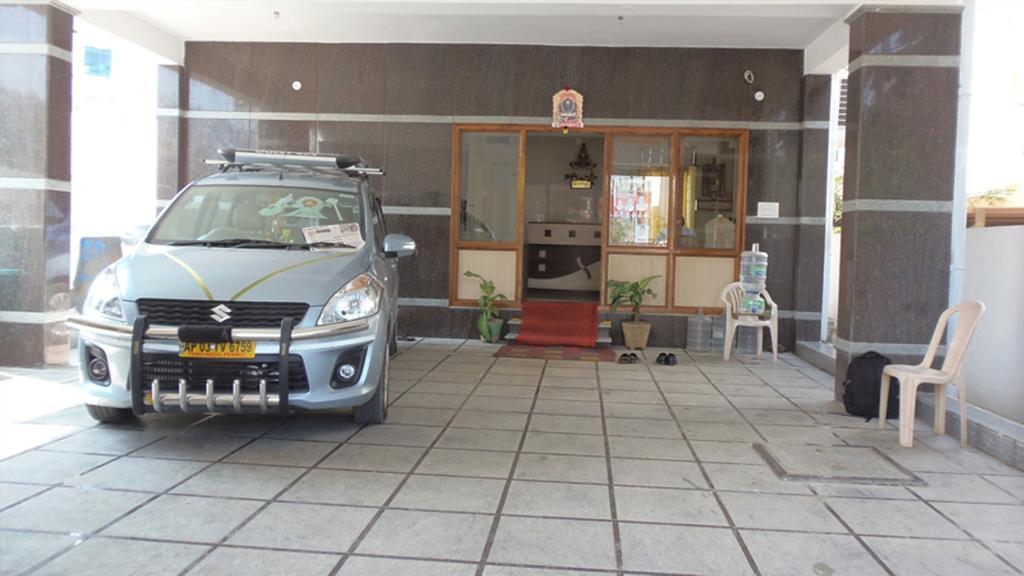 Kvr Deluxe Residency Villa Tirupati Exteriör bild