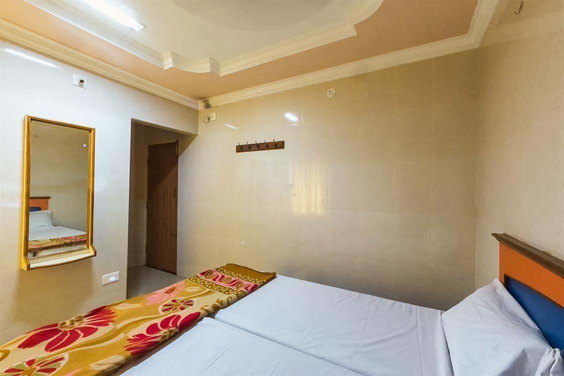 Kvr Deluxe Residency Villa Tirupati Exteriör bild