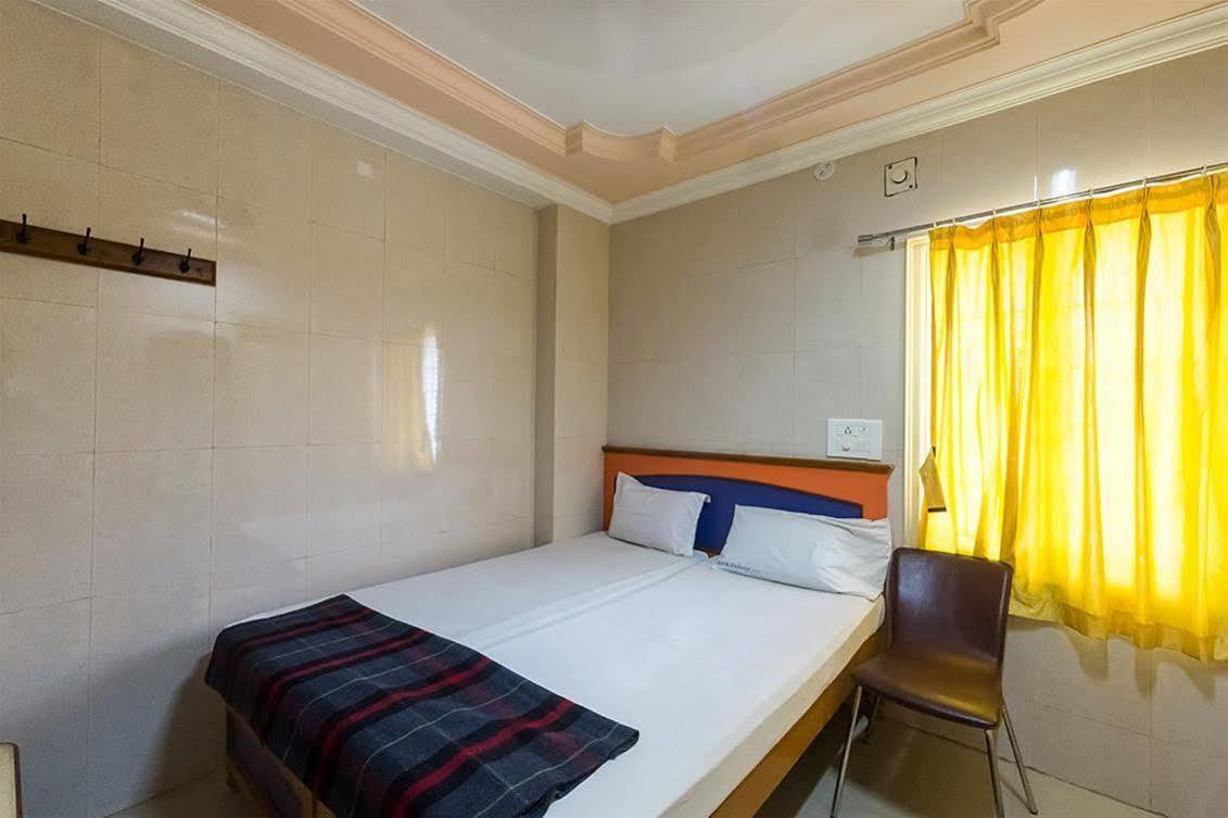Kvr Deluxe Residency Villa Tirupati Exteriör bild